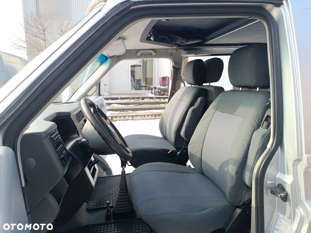 Volkswagen Multivan - 13