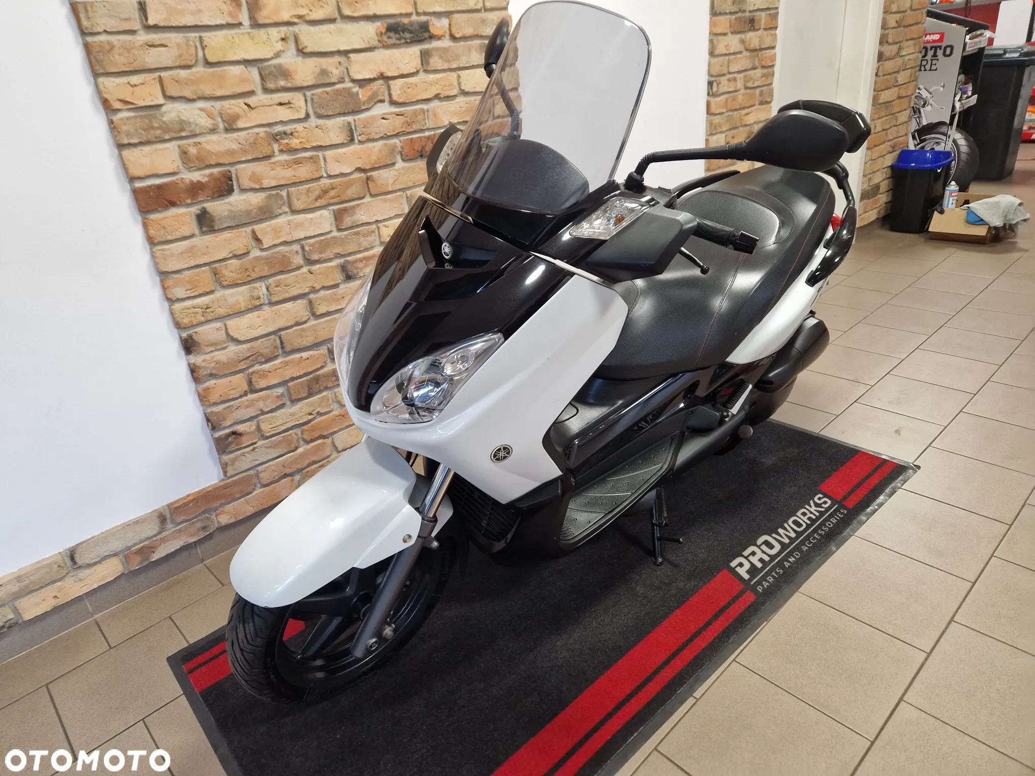 Yamaha X-max - 13