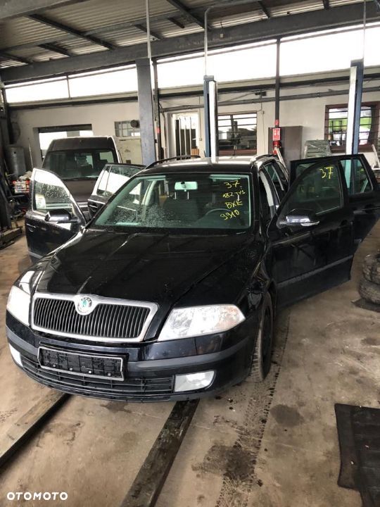 SKODA OCTAVIA II PODSZYBIE