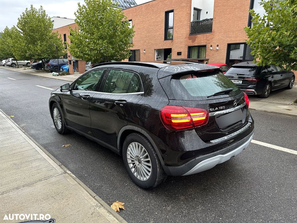 Mercedes-Benz GLA - 4