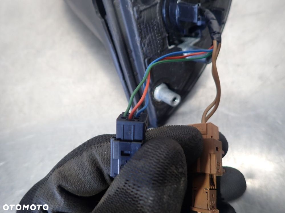 LUSTERKO LEWE ELEKTRYCZNE CITROEN BERLINGO II 1.6 - 4