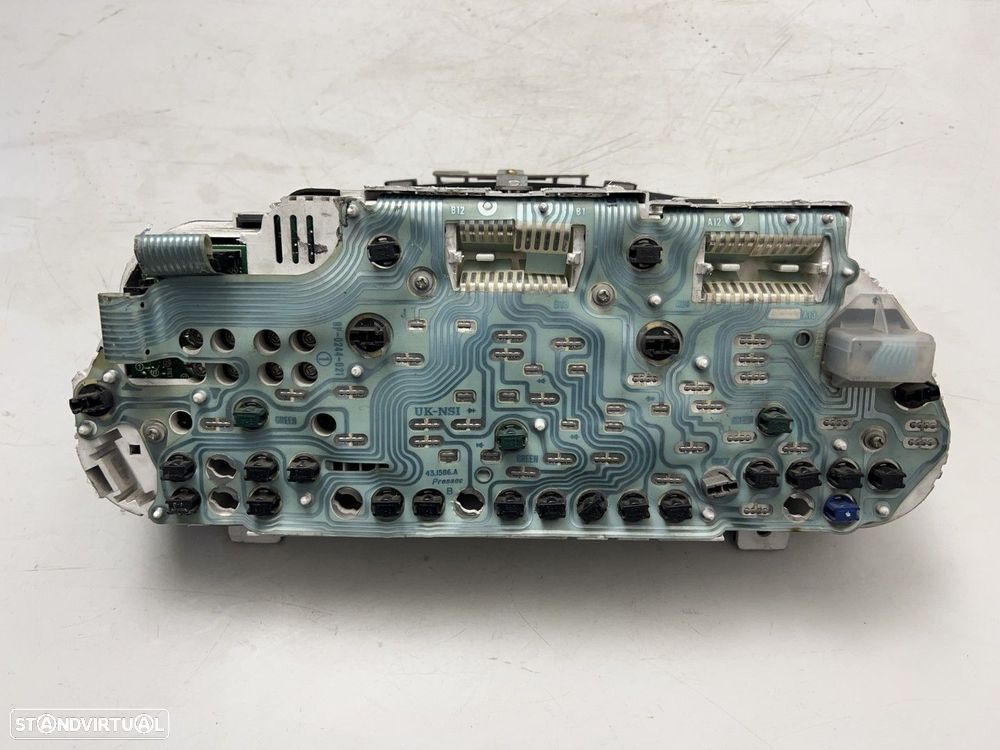 Painel de instrumentos VOLVO V40 (VW) 07.1995 - 06.2004 30889704D 30889704 / D - 2