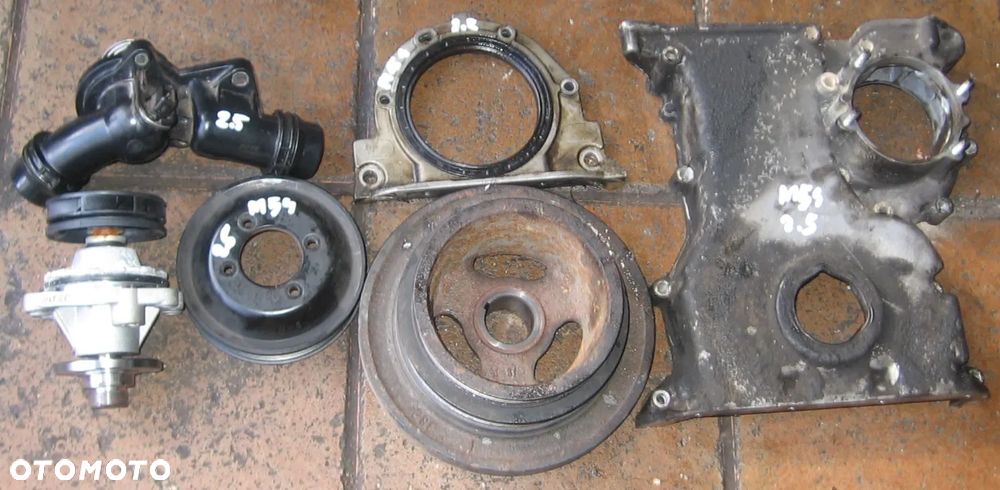 termostat obudowa rozrządu koło pasowe BMW M54 2.5 E46 E39 - 1