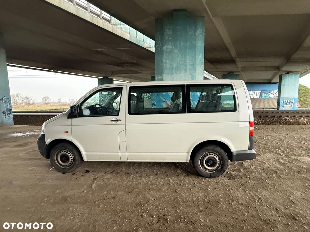 Volkswagen Transporter Caravelle Kurz Trendline - 8