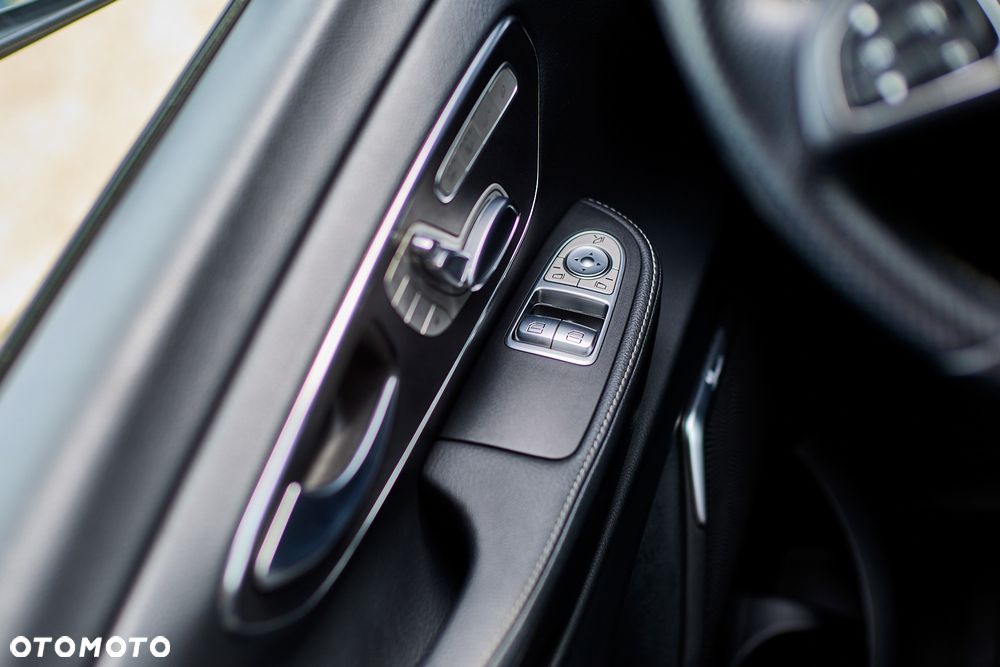 Mercedes-Benz Klasa V 300 d 4-Matic Avantgarde 9G-Tronic (d³ugi) - 19