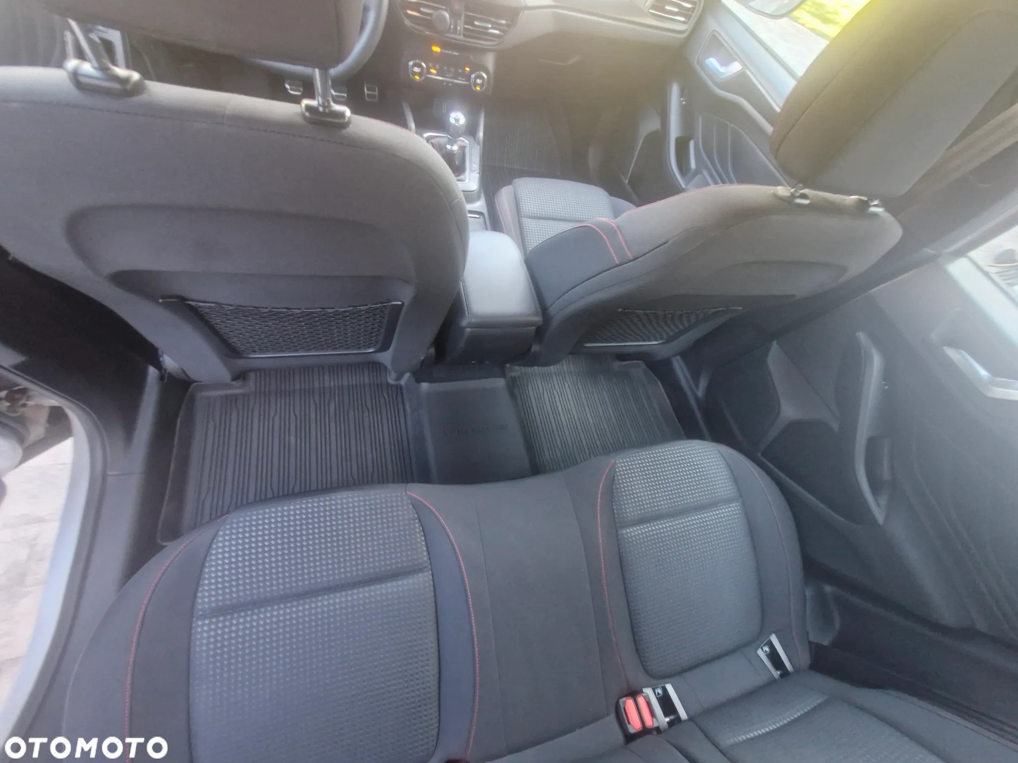 Ford Focus 1.5 EcoBlue Start-Stopp-System ST-LINE - 9
