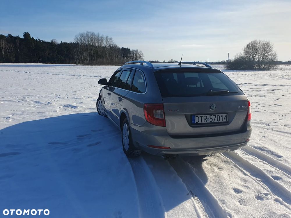 Skoda Superb 2.0 TDI 4x4 Ambition DSG - 4