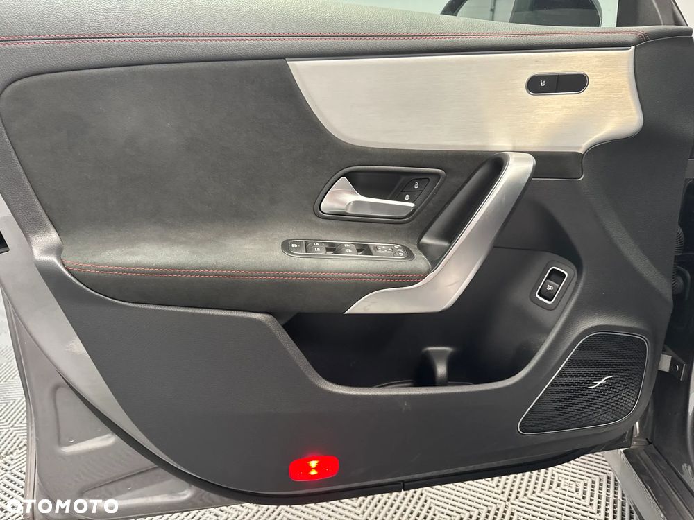 Mercedes-Benz CLA 220 4Matic 8G-DCT Edition AMG Line - 11