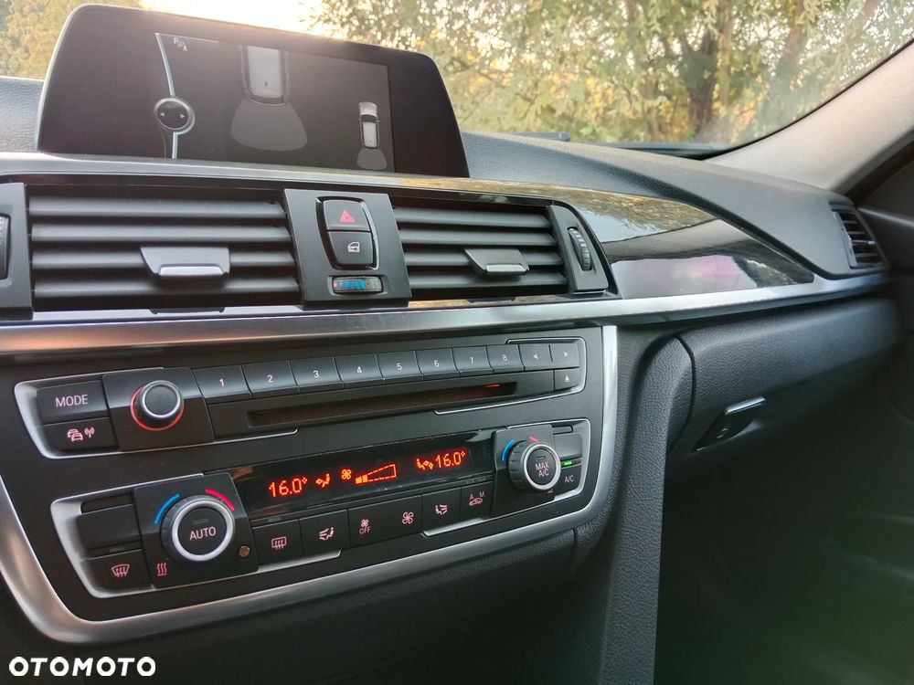 BMW Seria 3 316d Luxury Line - 23