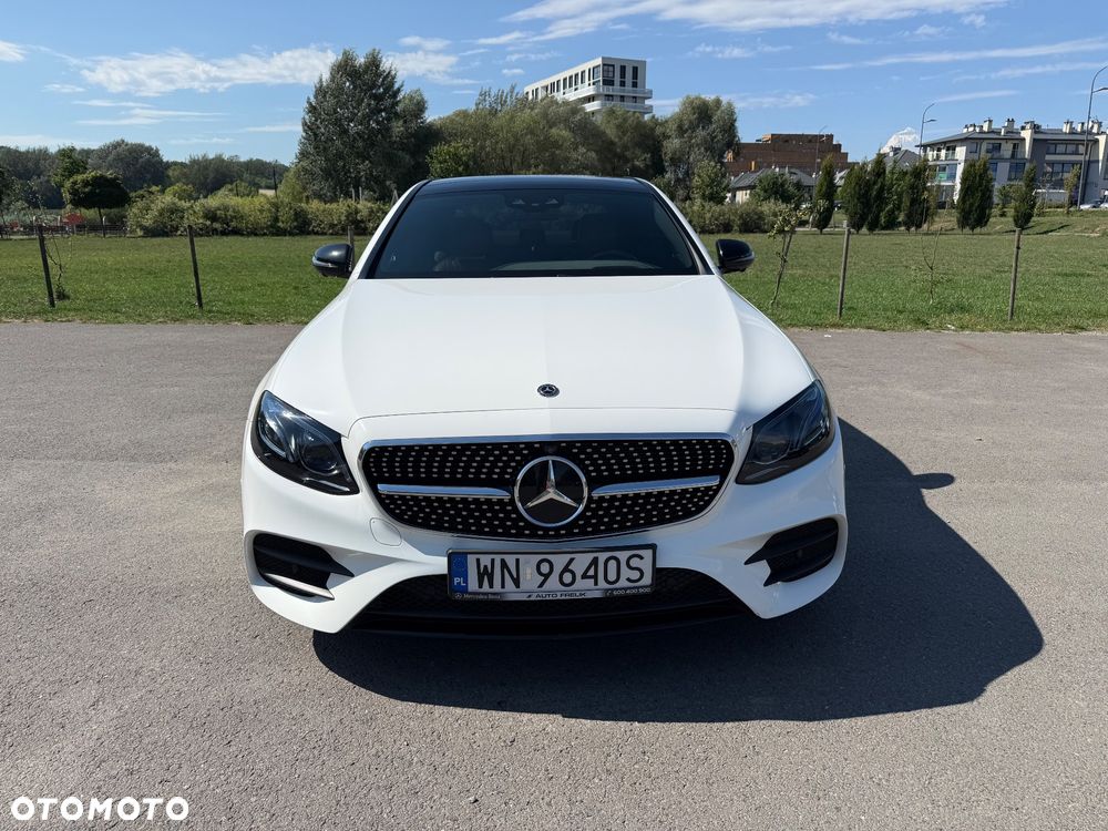 Mercedes-Benz Klasa E 220 d 4-Matic 9G-TRONIC - 11