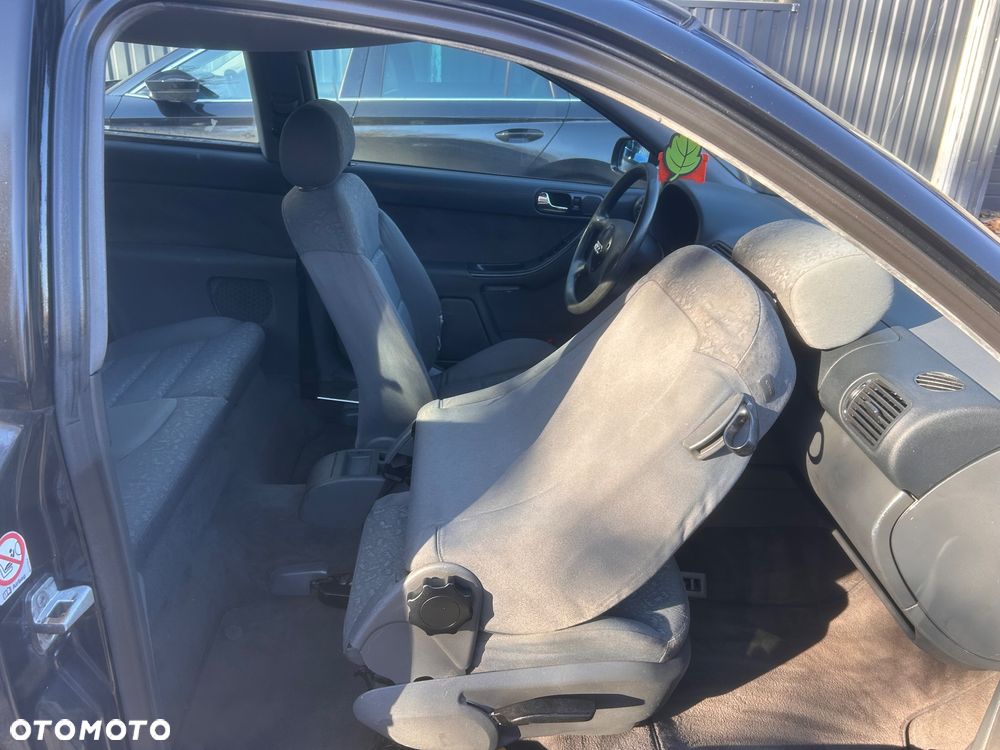 Audi A3 3-drzwiowe 1.6 Attraction - 8