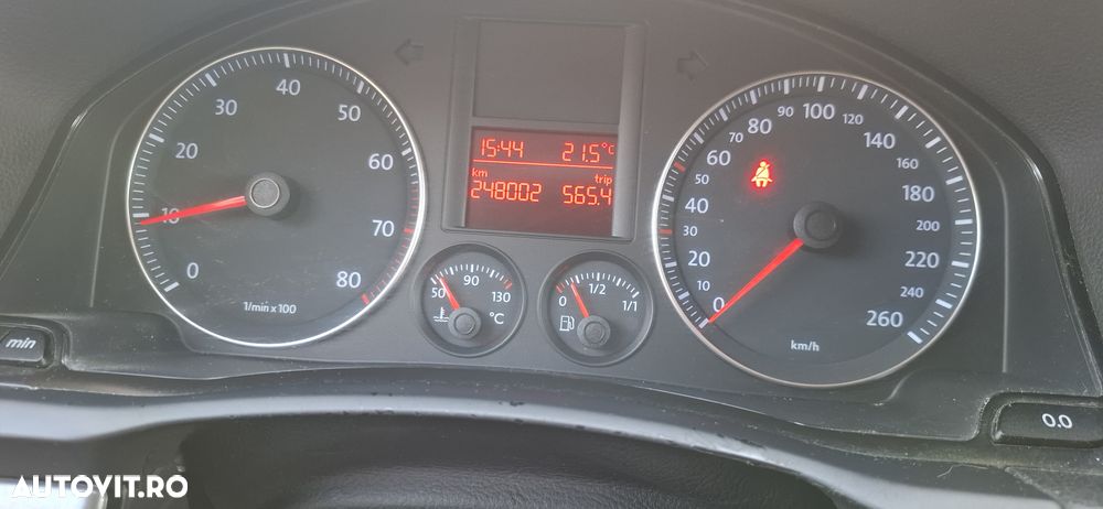 Volkswagen Jetta 1.6 Freestyle - 9