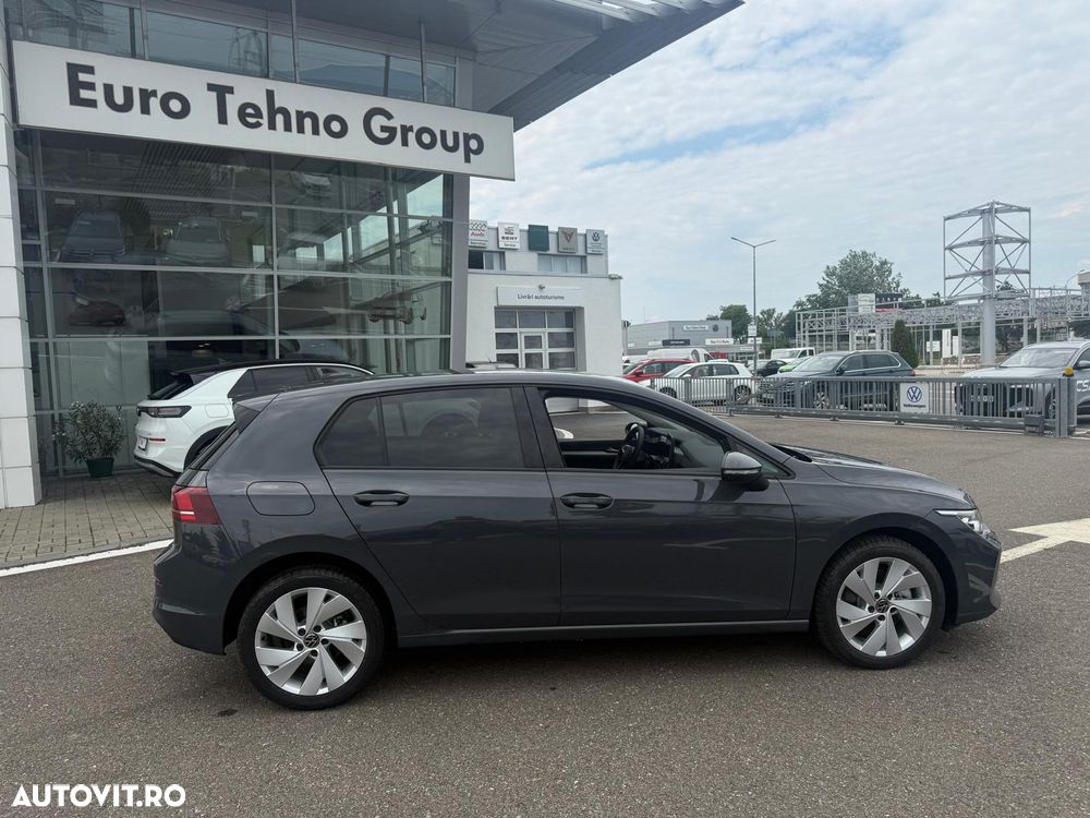 Volkswagen Golf - 8