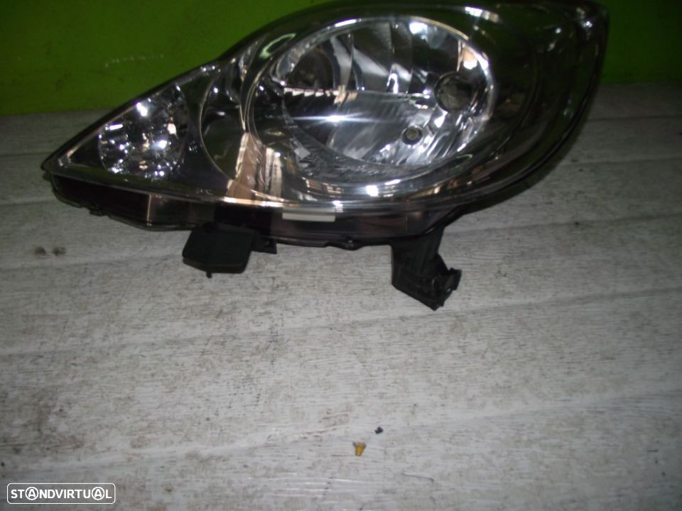 Farol Esquerdo Peugeot 107 - 2005 / 2012 - F1142 - 3