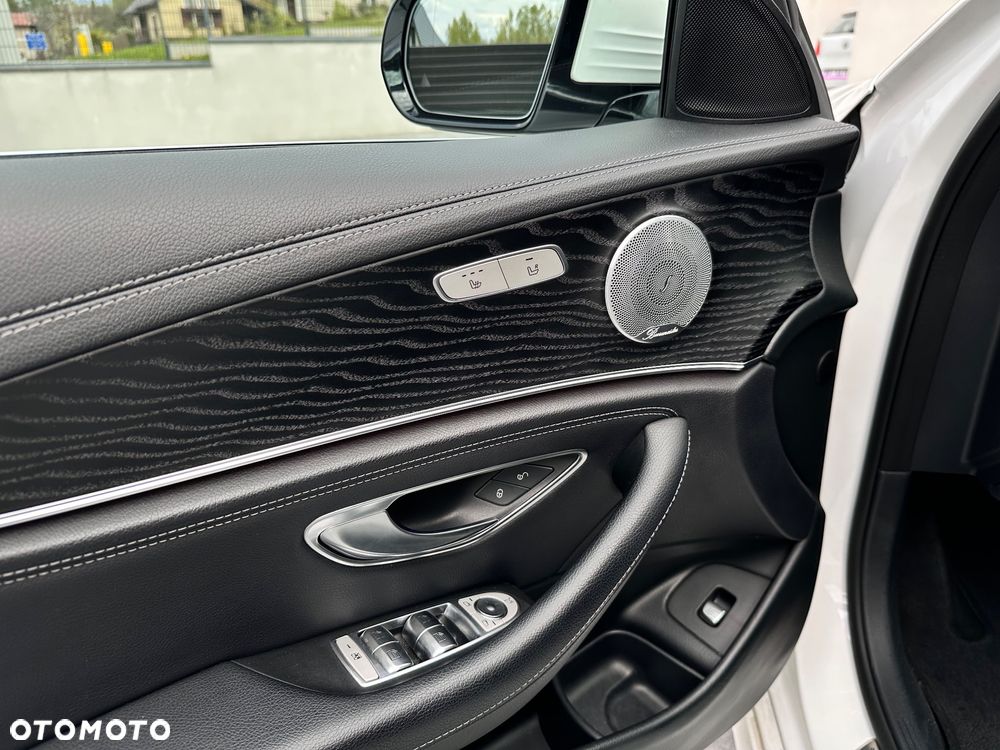 Mercedes-Benz Klasa E 200 4-Matic 9G-TRONIC - 17