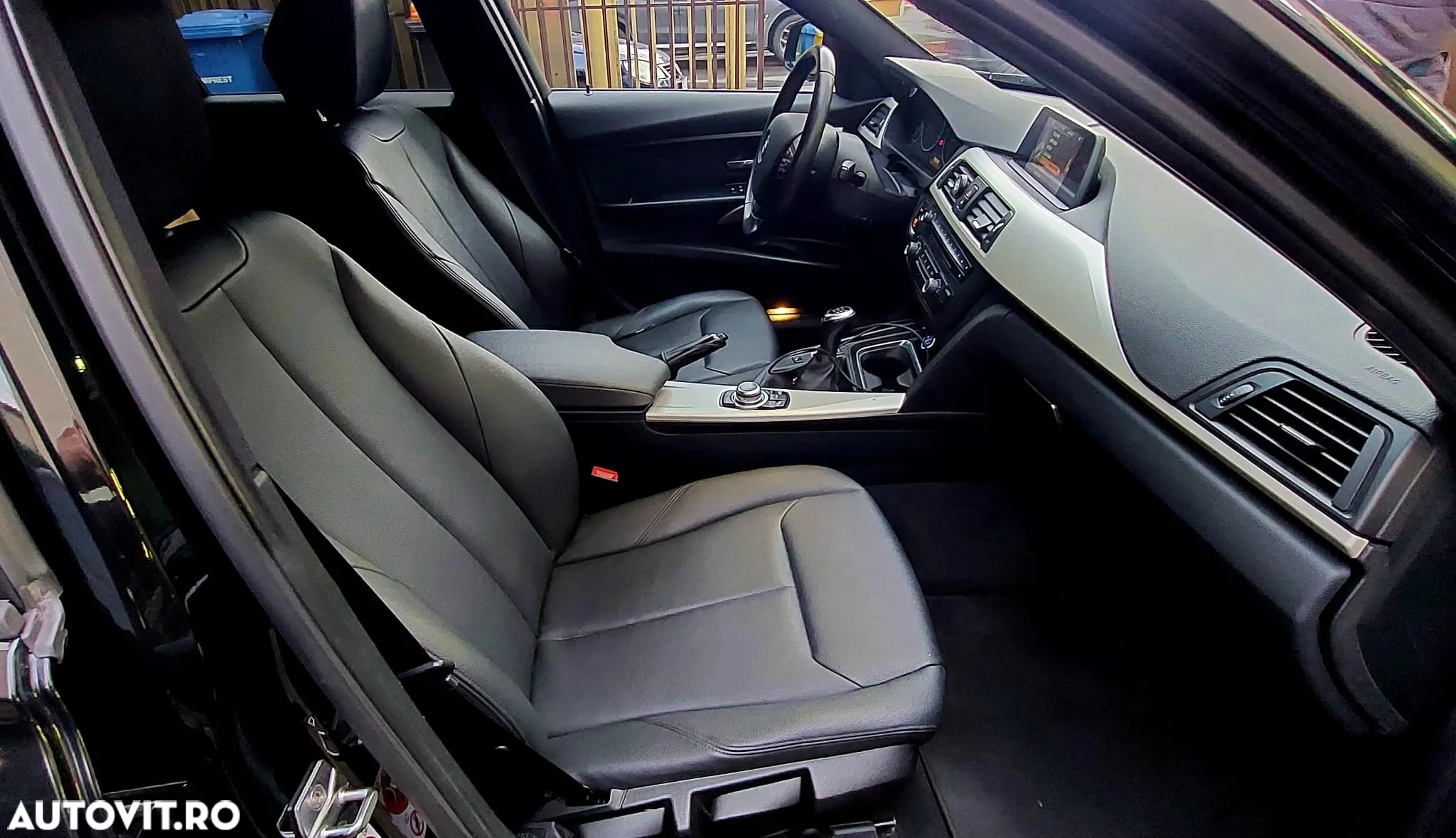 BMW Seria 3 318d xDrive Advantage - 12