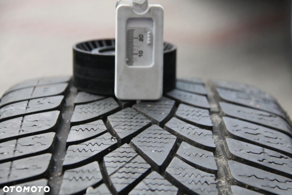 Opony Dunlop SP WINTER SPORT 3D 215/40 R17 - 4