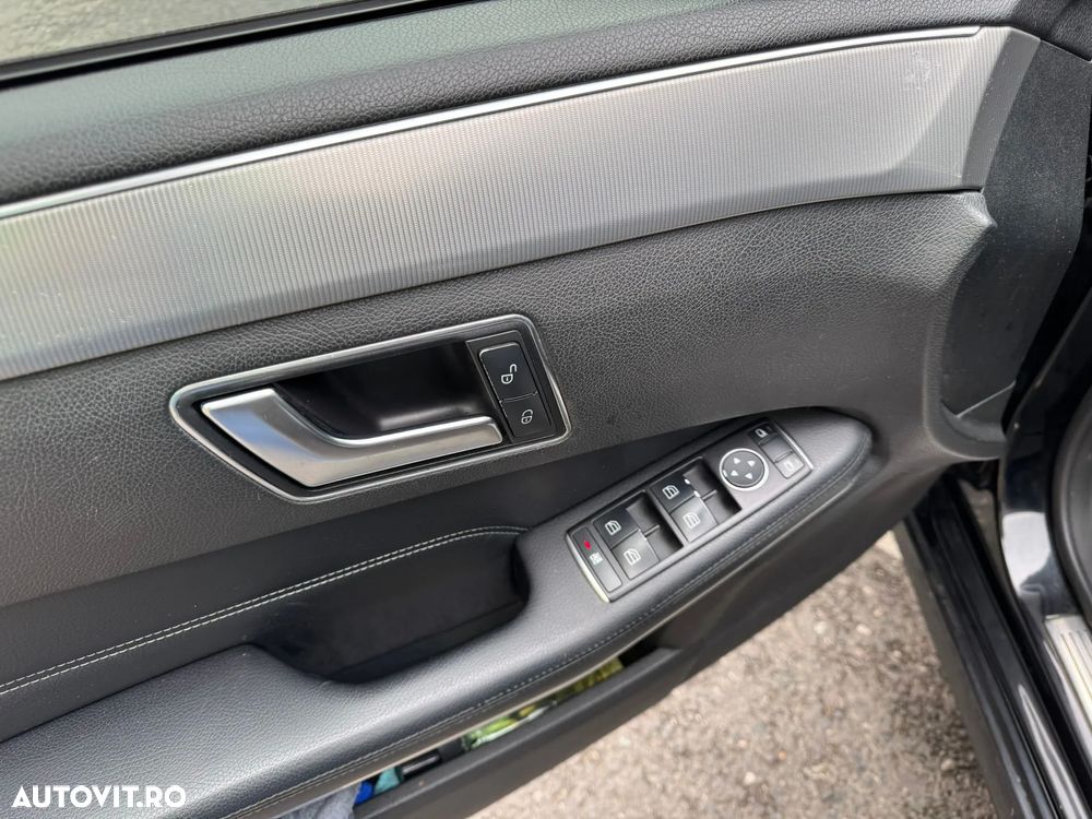 Mercedes-Benz E - 12