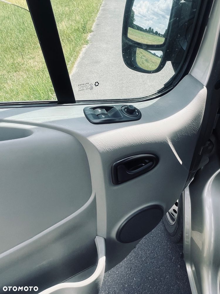 Renault TRAFIC - 11