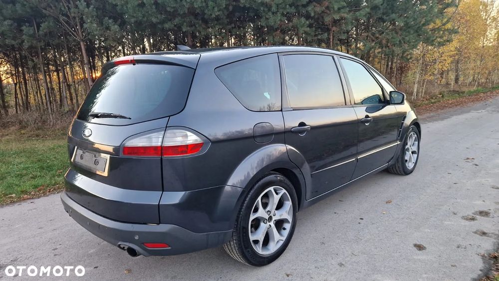 Ford S-Max - 14