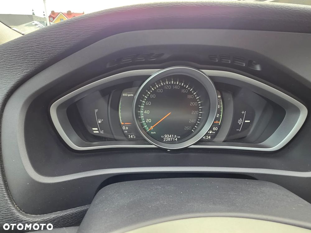 Volvo V40 Cross Country T3 Drive-E Momentum - 29
