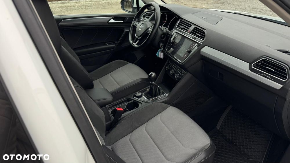 Volkswagen Tiguan 2.0 TDI SCR 4Motion (BlueMotion Tech) Comfortline - 13