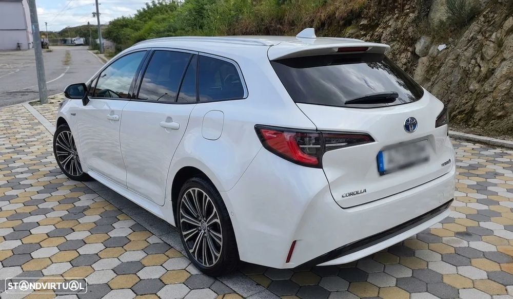 Toyota Corolla Touring Sports 1.8 Hybrid Comfort+P.Sport - 3
