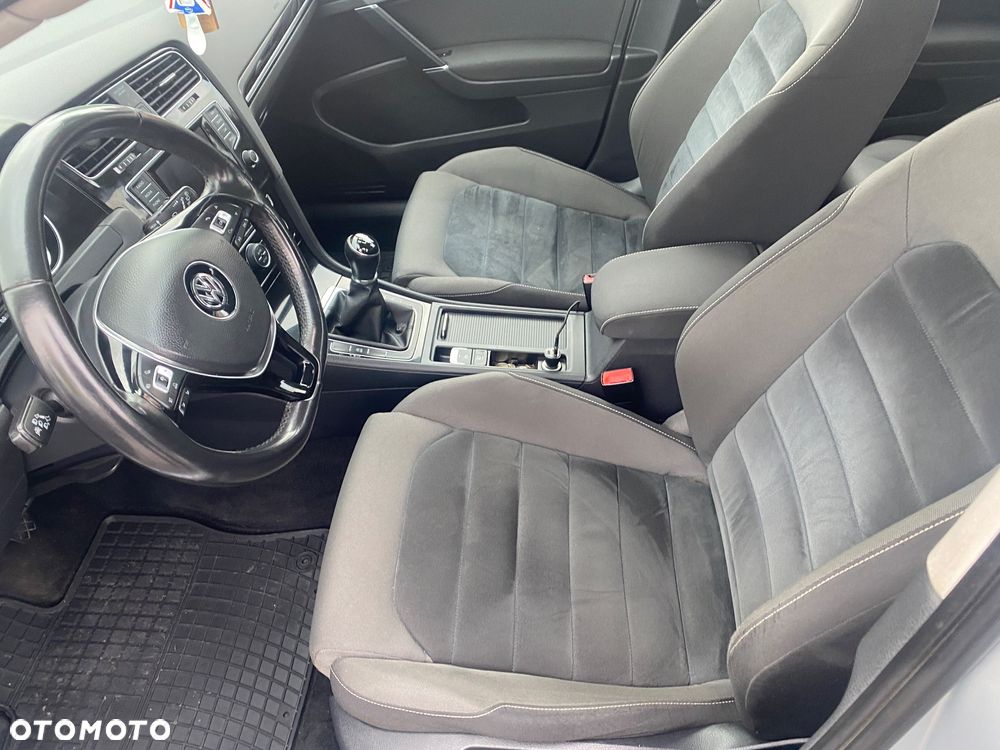 Volkswagen Golf 1.6 TDI DPF Highline - 15
