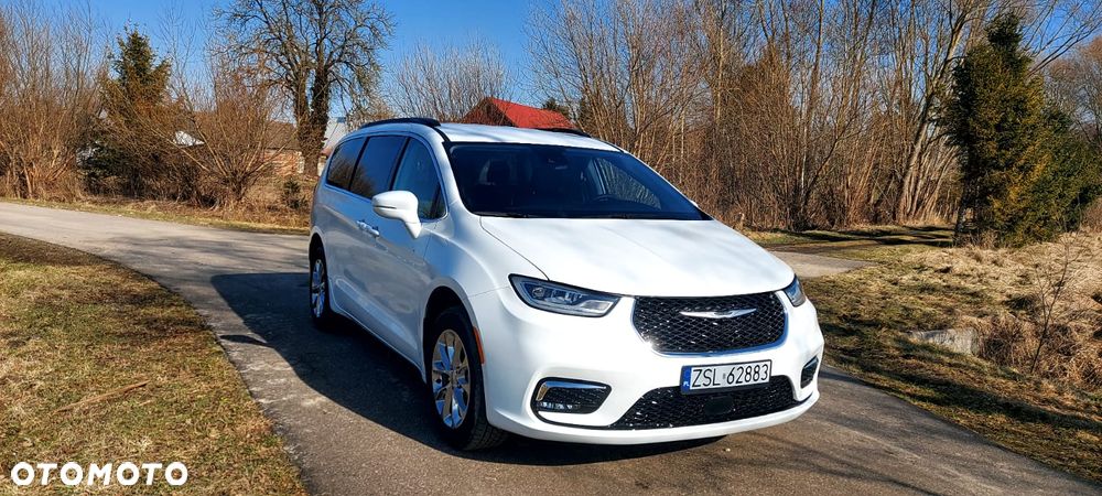 Chrysler Pacifica - 1