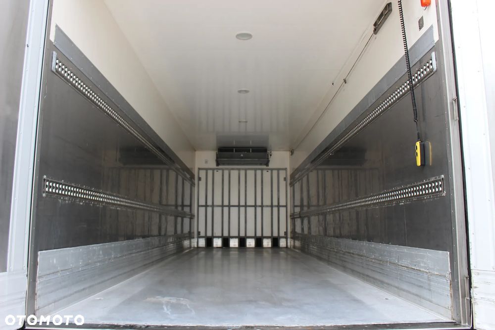 Renault D320 CHŁODNIA/*CARRIER* 1150mt /CHEREAU/TYLNE DRZWI / KAB.SYPIALNA/ EURO 6/*SERWIS FR*/ SUPER STAN - 16