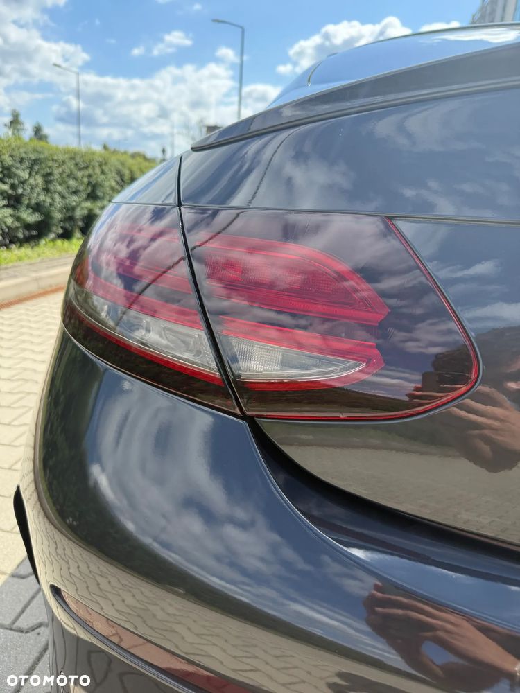 Mercedes-Benz Klasa C 300 9G-TRONIC AMG Line - 15