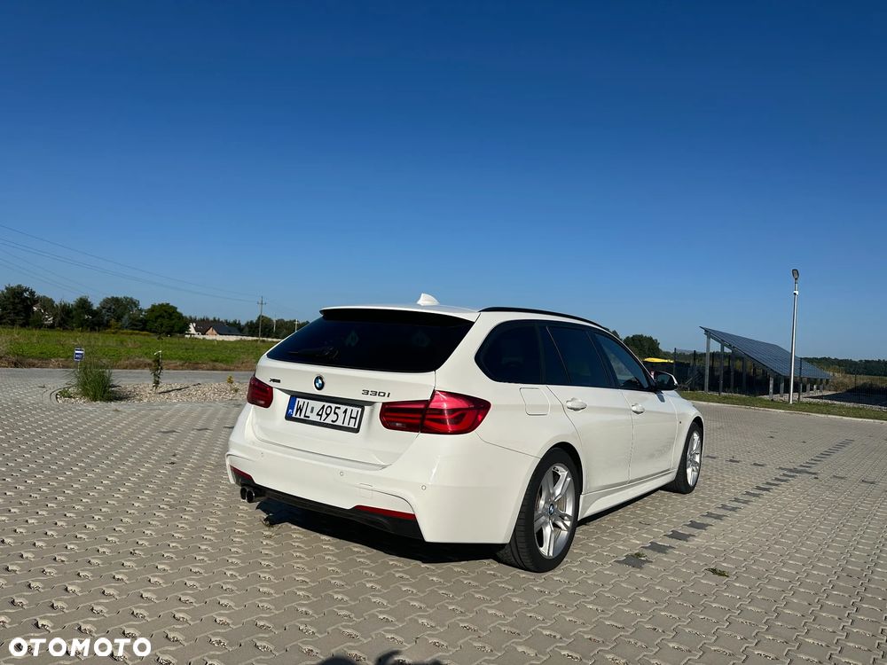 BMW Seria 3 330i xDrive M Sport - 5