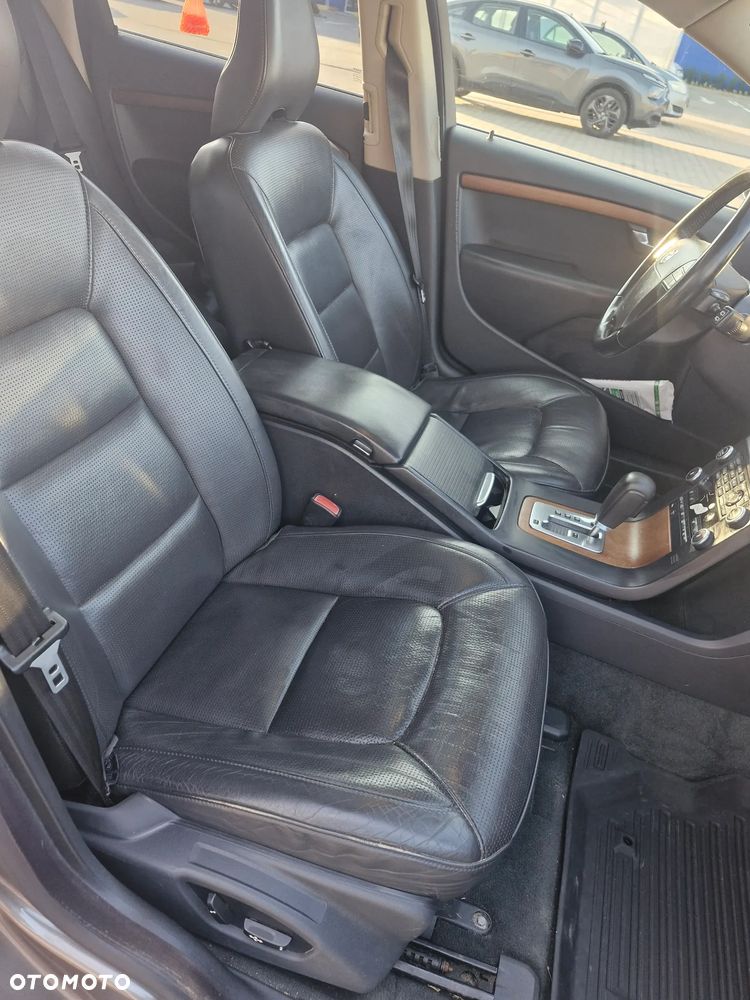 Volvo V70 D5 Summum - 14