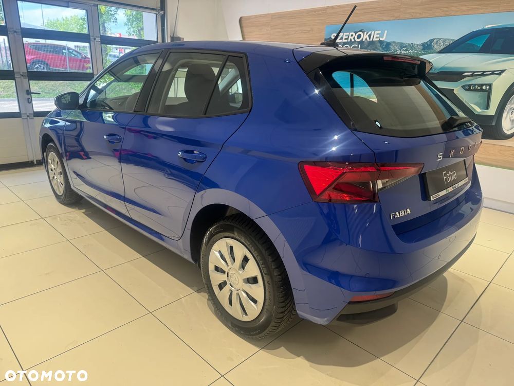 Skoda Fabia 1.0 Essence - 4