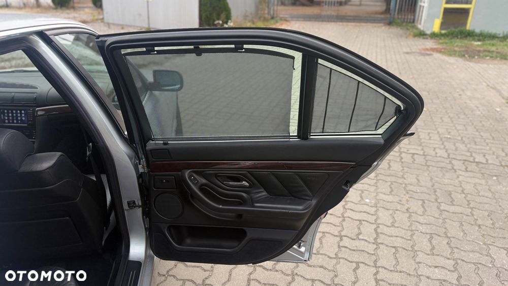BMW Seria 7 740i - 11