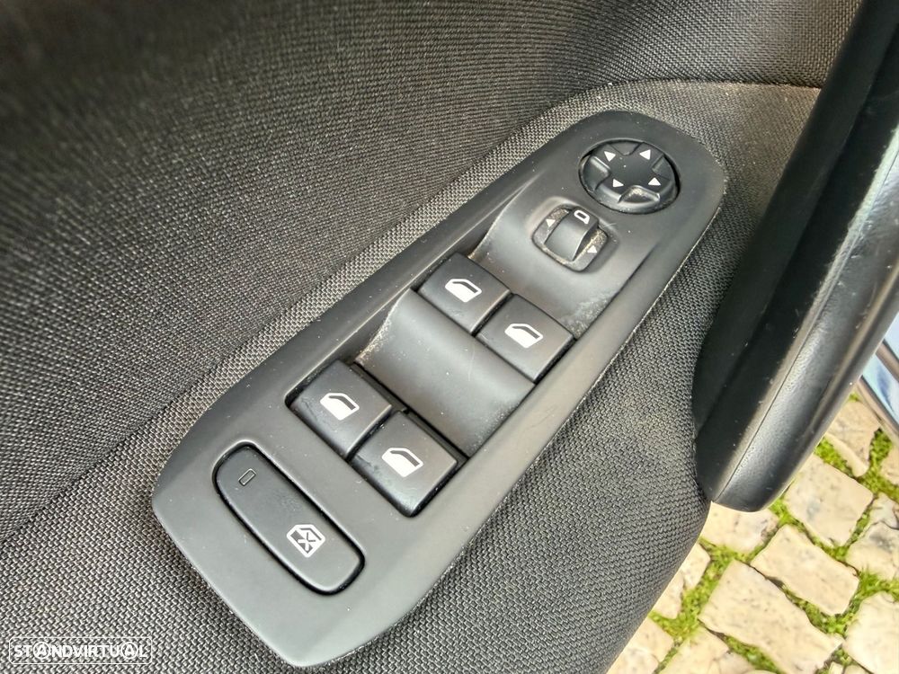 Peugeot 308 SW 1.6 BlueHDi Active - 32