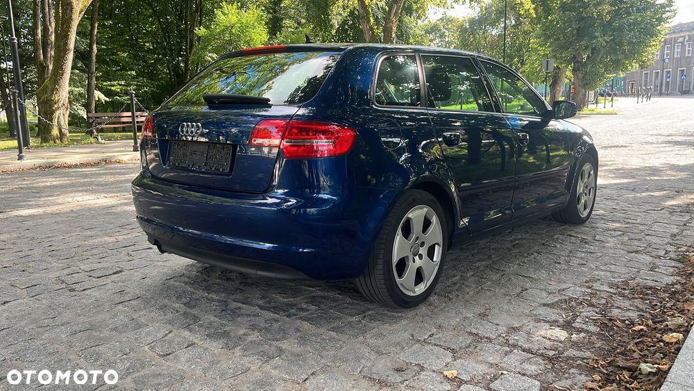Audi A3 Sportback 1.6 TDI DPF Ambition - 8