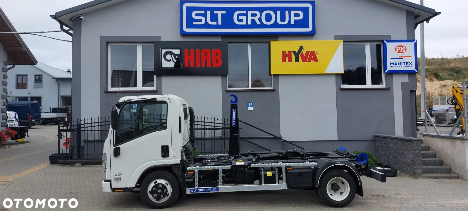 Isuzu M27 H - 12