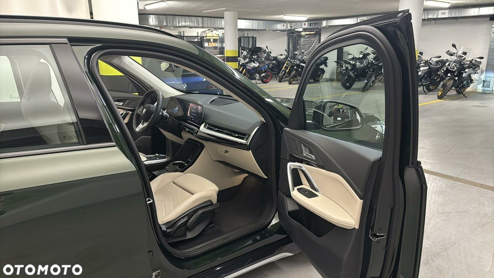 BMW iX1 - 22