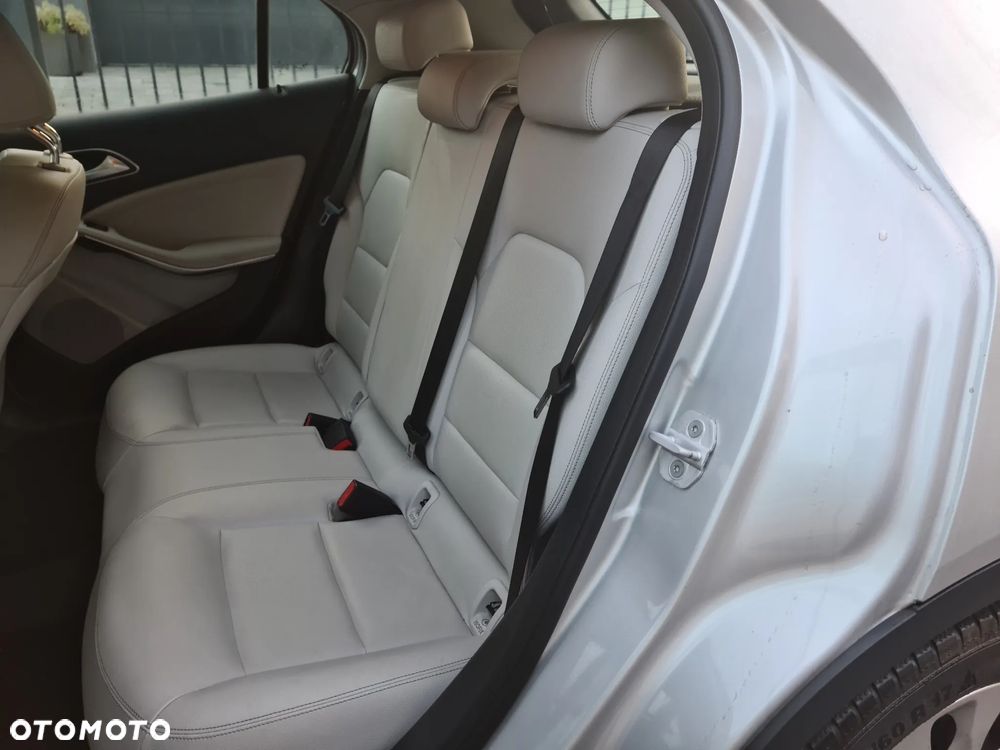 Mercedes-Benz GLA - 19