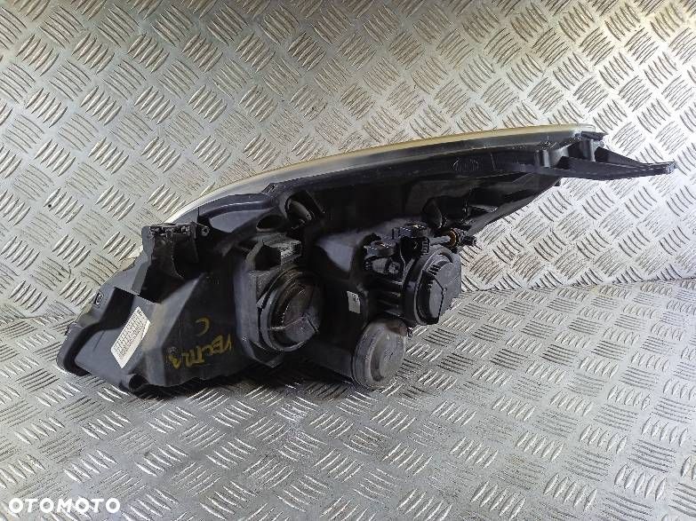LAMPA PRAWA PRZEDNIA OPEL VECTRA C - 2