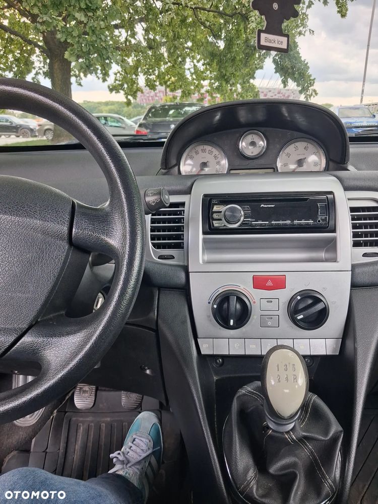 Lancia Ypsilon 1.2 8V Argento (5 os.) - 1