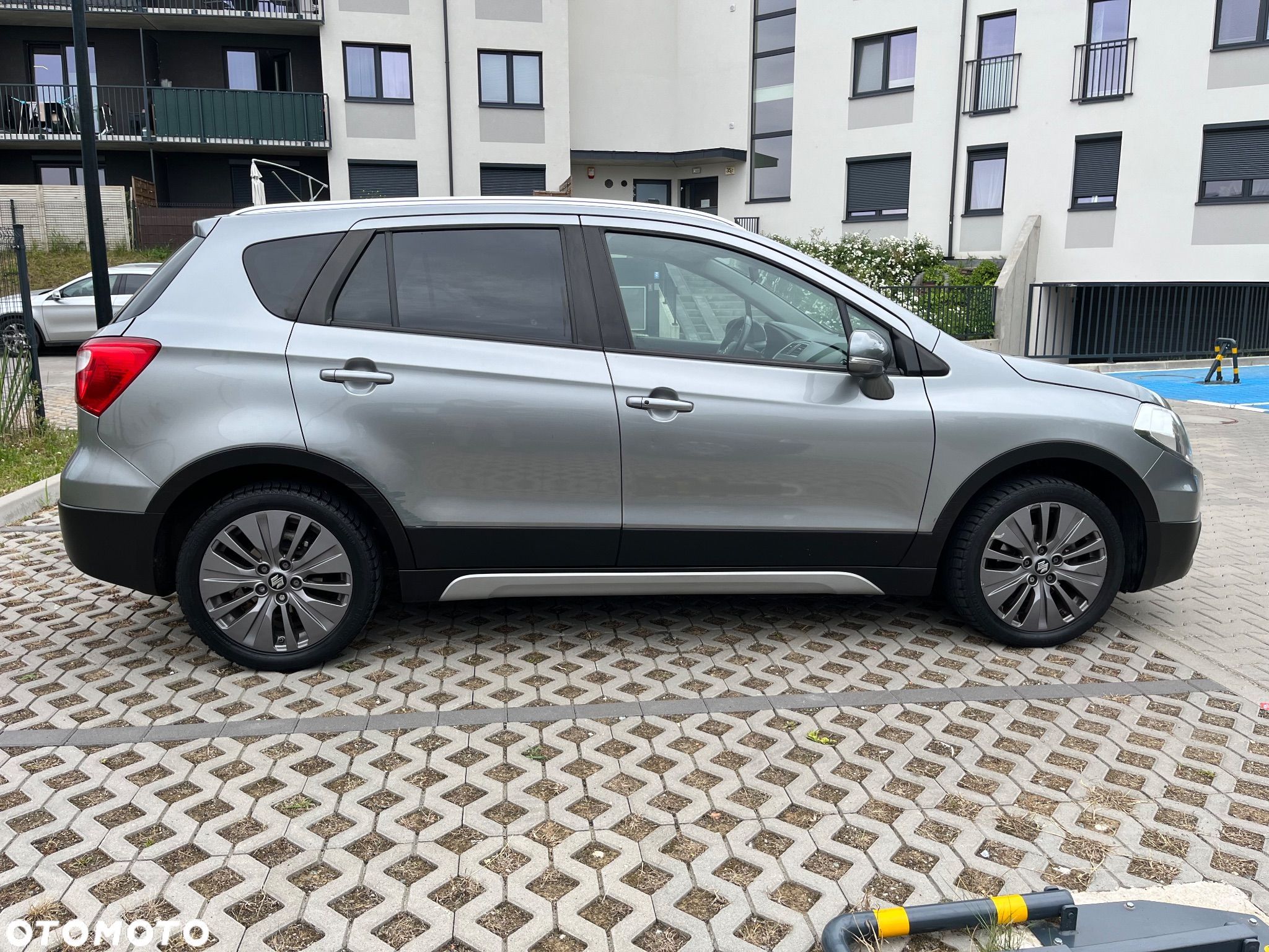 Suzuki SX4 1.6 Premium - 24