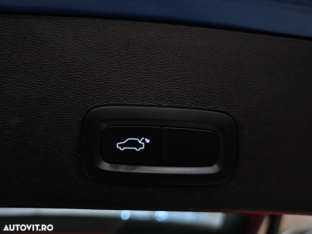 Volvo XC 40 T3 Geartronic RDesign - 30