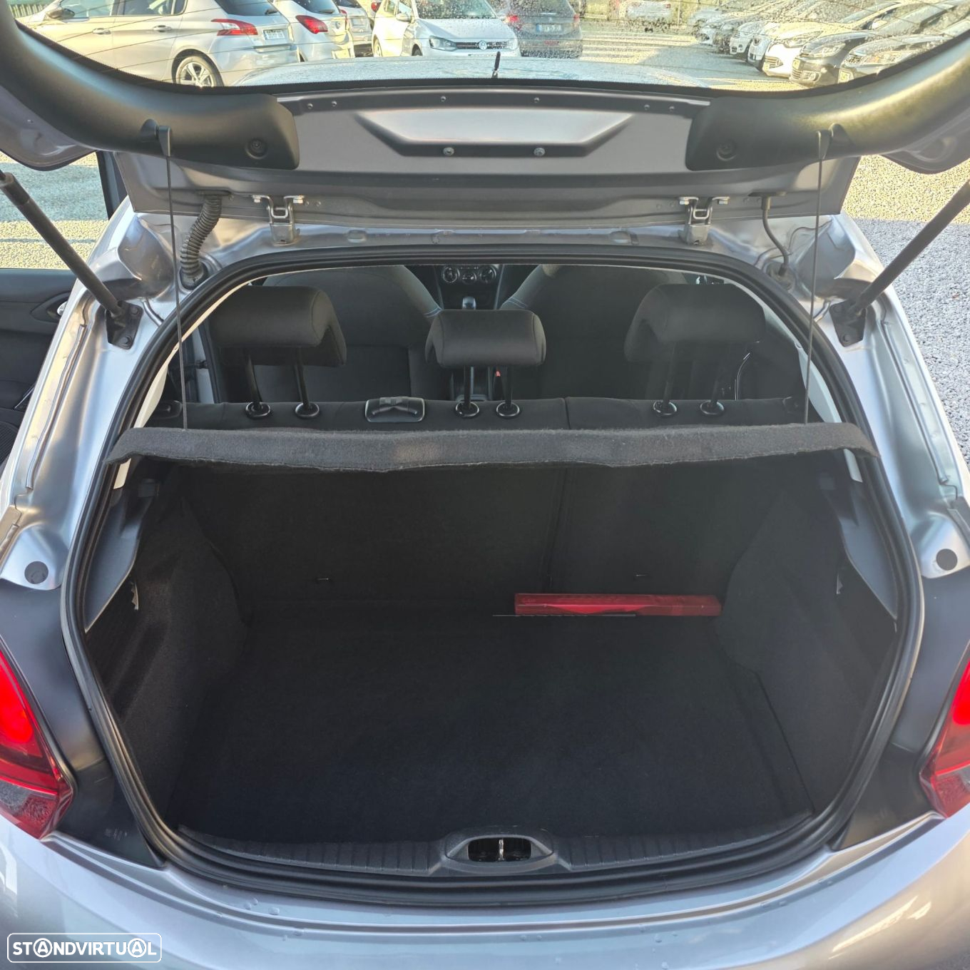 Peugeot 208 1.2 PureTech Signature - 35