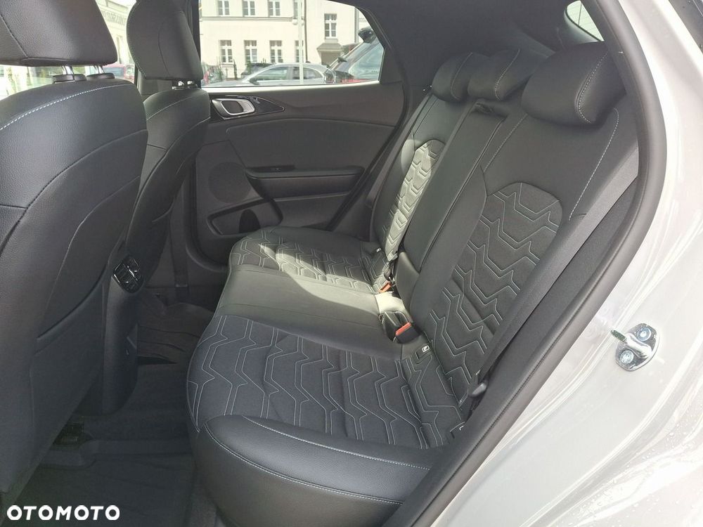 Kia XCeed 1.6 T-GDI Tribute DCT - 12