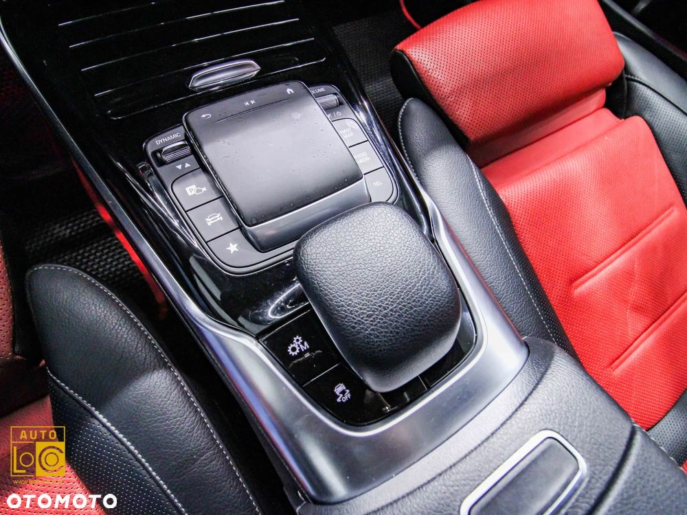 Mercedes-Benz CLA - 33