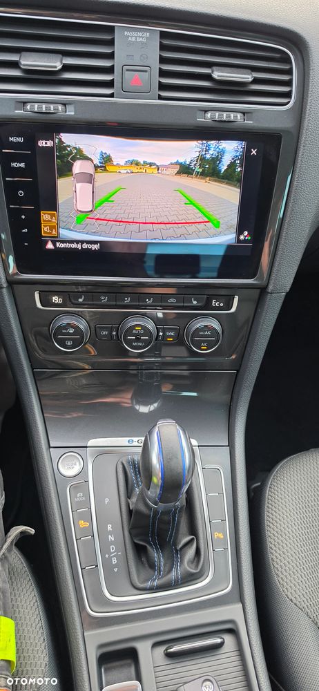 Volkswagen Golf e-Golf - 24
