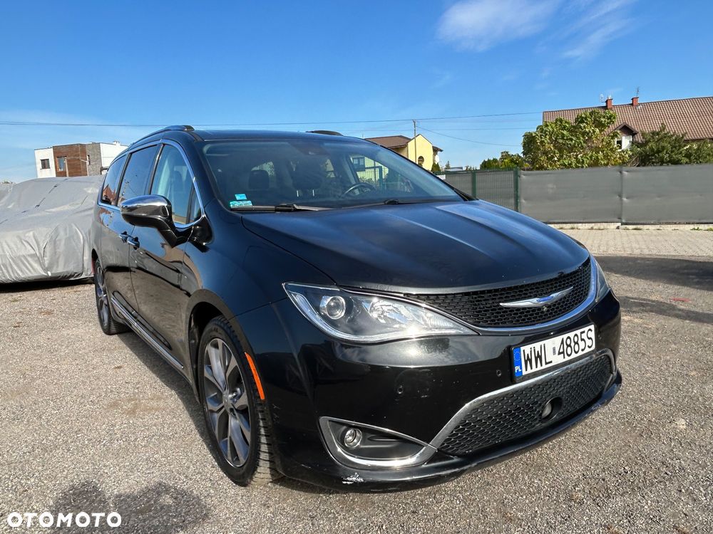 Chrysler Pacifica - 3