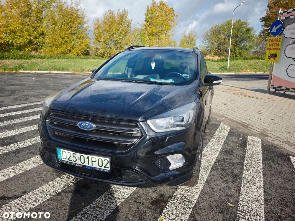 Ford Kuga 1.5 EcoBoost 2x4 ST-Line - 4